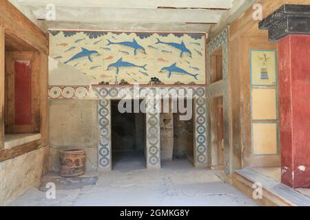 Der minoische Palast von Knossos auf der griechischen Insel Kreta ist eine archäologische Stätte aus der Bronzezeit südlich der Hafenstadt Heraklion. Stockfoto