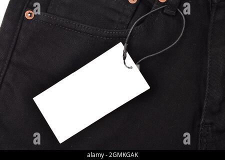 Unbeschriftete Anhänger auf schwarzen Hosen für Werbung und Werbebotschaften Stockfoto