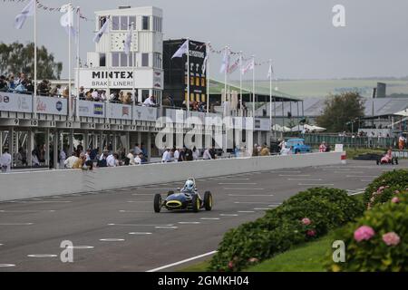 Goodwood Motor Circuit 17. September 2021. #9 Pat Barford. Angetrieben von Peter de la Roche. 1960 Lola-Ford Mk2, Chichester Cup während des Goodwood Revival Goodwood, Chichester, Großbritannien Stockfoto