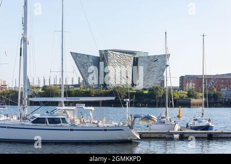 Titanic Belfast Museum von Belfast Harbour Marina, Corporation Square, City of Belfast, Nordirland, Großbritannien Stockfoto
