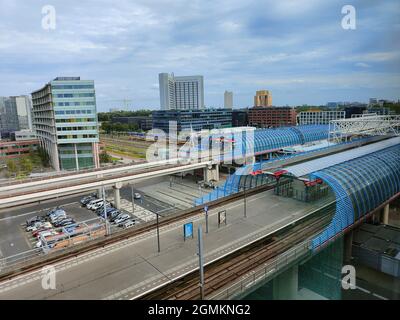 Amsterdam, Niederlande - September, 2021 - Bahnhof Sloterdijk. Bahnhof und U-Bahn zentralen Stationen. Stockfoto