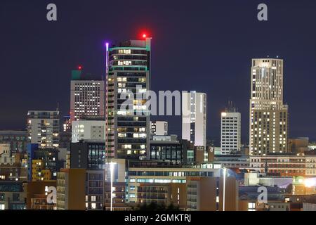 Zu den hohen Gebäuden in der Skyline von Leeds gehören das Bridgewater Place & Yorkshire's höchstes Gebäude „Altus House“ 116 m (rechts) Stockfoto