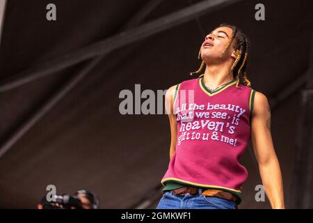 24kGoldn tritt am 2021. September 2021 auf der Tagesbühne beim iHeartRadio Music Festival 18 auf der AREA15 in Las Vegas, Nevada, auf. Foto: ImageSPACE/MediaPunch Stockfoto