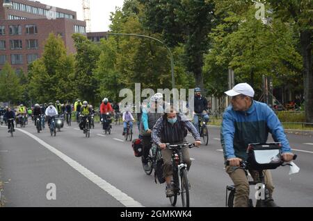 Fahrraddemonstration in Prenzlauer Berg, Berlin, Deutschland - 19. September 2021. Stockfoto