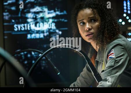 VERÖFFENTLICHUNG: 13. April 2018 TITEL: The Cloverfield Paradox STUDIO: Netflix REGIE: Julius Onah PLOT: Wissenschaftler testen ein Gerät, um eine Energiekrise zu lösen und stehen einem Planeten am Rande des Krieges gegenüber, um eine dunkle alternative Realität zu erleben. MIT den HAUPTROLLEN: Gugu Mbatha-Raw, David Oyelowo, Daniel Bruhl. (Kreditbild: © Netflix/Entertainment Picturs) Stockfoto