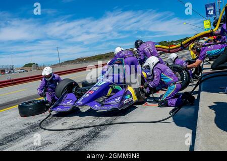 Monterey, Kalifornien, USA. September 2021. ROMAIN GROSJEAN (R) (51) aus Genf, Schweiz, bringt sein Auto während des Firestone Grand Prix von Monterey auf dem WeatherTech Raceway Laguna Seca in Monterey, Kalifornien, zum Einsatz. (Bild: © Walter G Arce SR Grindstone Medi/ASP über ZUMA Press Wire) Stockfoto