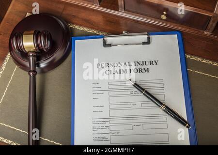 Juristische Dienstleistungen von Anwälten für Ansprüche wegen medizinischer Fehlleistungen. Antragsformular für medizinische Fehlleistungen Stockfoto