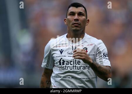 Mailand, Italien. 18. September 2021. Gary Medel vom FC Bologna beim Warm-up vor der Serie A Spiel zwischen FC Internazionale und FC Bologna . Stockfoto