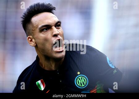 Mailand, Italien. 18. September 2021. Lautaro Martinez vom FC Internazionale feiert nach einem Tor in der Serie Ein Spiel zwischen dem FC Internazionale und dem FC Bologna. Stockfoto