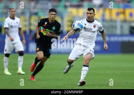 Mailand, Italien. 18. September 2021. Gary Medel vom FC Bologna in Aktion während des Serie-A-Spiels zwischen dem FC Internazionale und dem FC Bologna. Stockfoto