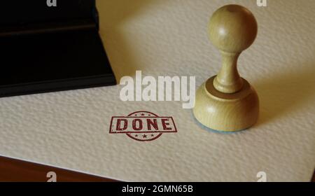 Fertig Stempel und Stempelhand. Aufgabe abgeschlossen und Arbeit gemacht Symbol Konzept. Stockfoto