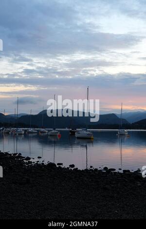 Sonnenuntergang über dem Lake Ullswater im Lake District Stockfoto