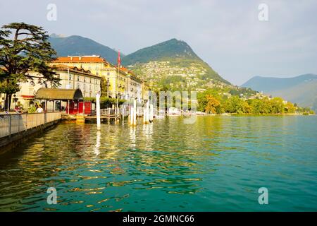 Blick von Riva Paradiso auf Lugano-Paradiso. Im Hintergrund Lugano-Brunnen und Balkon von Italien, Lugano, Kanton Tessin, Schweiz. Stockfoto