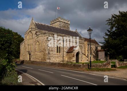 St Mary's Church, eine Kirche aus dem 12. Jahrhundert im Dorf Fordingbridge in Hampshire, England Stockfoto