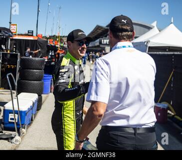 September 19 2021 Monterey, CA, USA Meyer Shank Rennfahrer Helio Castroneves in der Box während des NTT Firestone Grand Prix von Monterey Race auf dem WeatherTech Raceway Laguna Seca Monterey, CA Thurman James / CSM Stockfoto