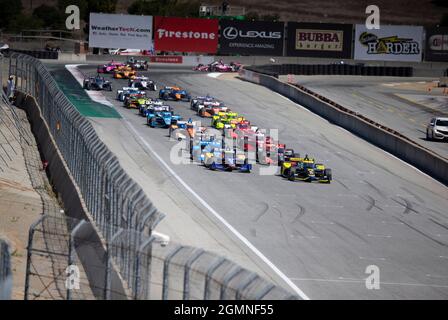 September 19 2021 Monterey, CA, USA. Die Autos der Indios Rollen während des NTT Firestone Grand Prix von Monterey Race auf dem WeatherTech Raceway Laguna Seca Monterey, CA Thurman James / CSM an die Startlinie Stockfoto