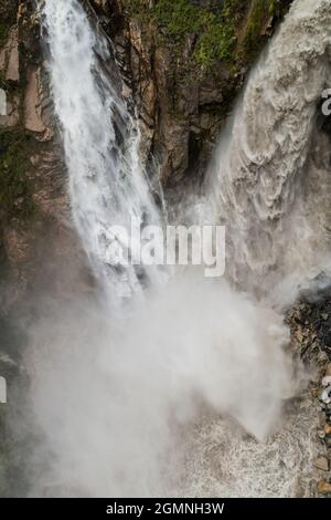 Agoyan fällt auf den Fluss Pastaza in Ecuador Stockfoto