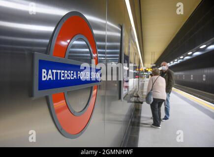 Battersea Power Station, London, Großbritannien. 20. September 2021. Heute (20. September 2021) wird eine größere Erweiterung des unterirdischen Netzes der Northern Line in London eröffnet, wobei eine Zweigstelle zum Battersea Power Station von Kennington für Passagiere geöffnet wird. Quelle: Malcolm Park/Alamy Live News. Stockfoto