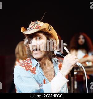 Ray Sawyer, Sänger von Dr. Hook and The Medicine Show, amerikanische Pop-Country-Rockband, bei einem Fernsehauftritt in Deutschland, um 1974. Stockfoto