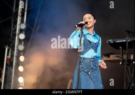 Glasgow, Großbritannien. September 2021. Die Sängerin Sarah Faith Griffiths, professionell bekannt als Griff, tritt auf der King tut's Stage bei Glasgow auf Stockfoto