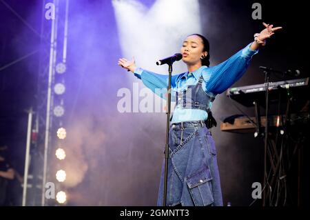 Glasgow, Großbritannien. September 2021. Die Sängerin Sarah Faith Griffiths, professionell bekannt als Griff, tritt auf der King tut's Stage bei Glasgow auf Stockfoto