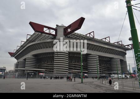 Außerhalb von San Siro/Giuseppe Meazza, AC Milan & Inter Mailand Stadion Stockfoto