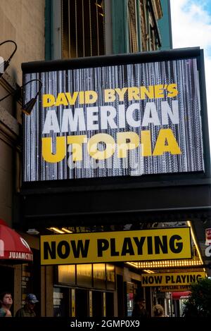 „DAVID BYRNE'S American Utopia“ im St. James Theatre, NYC, USA Stockfoto