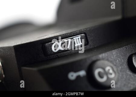 Neu Delhi, Indien, 5. Oktober 2020: Nahaufnahme des Sony A7III-Brandings auf der Kamera Stockfoto