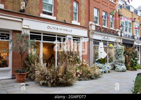 London, 20. September 2021: Die Straßen von Chelsea werden in Bloom mit Blumenmotiven für das jährliche Chelsea geschmückt Stockfoto