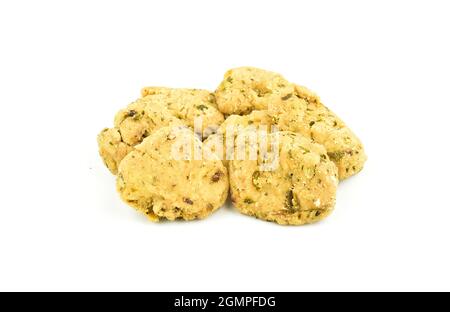 Berühmte indische Snack Methi mathi isoliert auf weiß Stockfoto