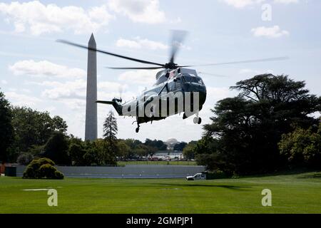 Marine One trifft mit US-Präsident Joe Biden auf dem South Lawn des Weißen Hauses in Washington, DC, USA, ein. September 2021. Präsident Biden soll am 20. September nach New York City aufbrechen, um vor der Generalversammlung der Vereinten Nationen am 21. September eine Rede zu halten. Quelle: SIPA USA/Alamy Live News Stockfoto