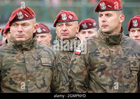 REGION LVIV, UKRAINE - 20. SEPTEMBER 2021 - Soldaten werden während der ukrainisch-amerikanischen Militärübungen RAPID TRIDENT - 2021 auf dem Gelände des Internationalen Zentrums für Friedenssicherung und Sicherheit der Nationalen Akademie der Landstreitkräfte, benannt nach Hetman Petro Sahaidachnyi, Region Lviv, Westukraine, gesehen Quelle: Ukrinform/Alamy Live News Stockfoto