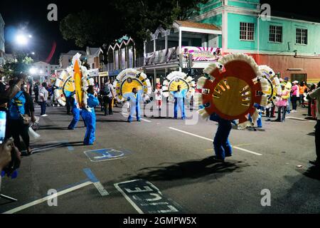 Junkanoo-Karnevalsfeier in der Innenstadt von Nassau Bahamas Stockfoto