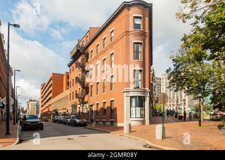 Die Innenstadt von Portland ist voll von Backsteingebäuden aus dem 19. Jahrhundert und ist heute eine Touristenattraktion Stockfoto