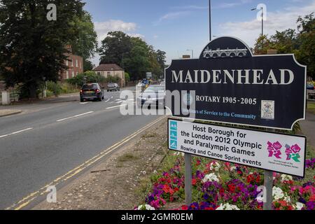 Das Stadtschild am Stadtrand von Maidenhead in der britischen Hauptstadt Stockfoto