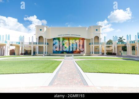 BOCA RATON FLORIDA, USA - 31. Mai 2021: Blick auf das Mizner Park Amphitheater auf der 590 Plaza Real in Boca Raton, Florida Stockfoto