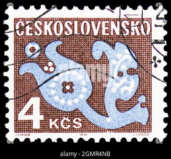 MOSKAU, RUSSLAND - 31. JULI 2021: In der Tschechoslowakei gedruckte Briefmarke zeigt Blumenschmuck, Postage Due Serie, um 1972 Stockfoto