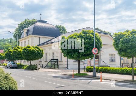 Cesky Tesin, Tschechische Republik - 5. Juni 2021: Kulturzentrum Strzelnica. Stockfoto