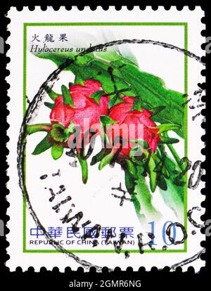 MOSKAU, RUSSLAND - 31. JULI 2021: Die in Taiwan gedruckte Briefmarke zeigt die Serie Hylocereus undatus, Berries (2012-2014), um 2012 Stockfoto