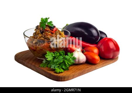 Beliebte Gemüsegericht Weltküchen ist Ajapsandali, Pindzhur, geschmorte Gemüseeintopf, Auberginen-Kaviar. Hauptzutaten Auberginen, Tomaten, Glockenbarsch Stockfoto