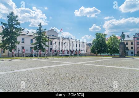 Radom, Polen - 7. Juni 2021: Museum von Jacek Malczewski auf dem Marktplatz. Stockfoto