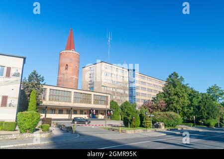 Opole, Polen - 4. Juni 2021: Woiwodschaft Opole und Piastenturm. Stockfoto