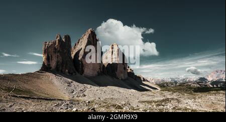 Blick auf die Nordwände der drei Zinnen, Italien. Drei Gipfel von Lavaredo. Stockfoto