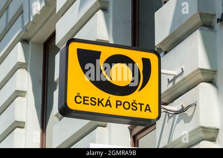 Liberec, Tschechische Republik - 2. Juni 2021: Logo der Tschechischen Post (Ceska Posta). Stockfoto