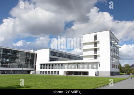 Bauhaus, erste Schule für Industriedesign. Dessau, Deutschland. Hochwertige Fotos Stockfoto