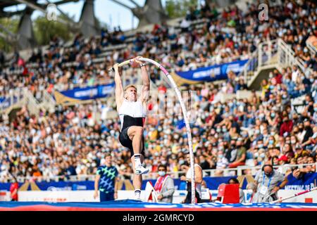 Piotr Lisek (Men's Pole Vault) tritt während der IAAF Wanda Diamond League, Meeting de Paris Athletics am 28. August 2021 in Paris, Frankreich, an. Stockfoto