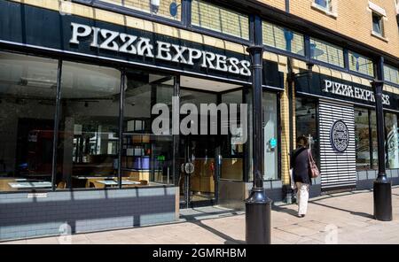 Hastings, Vereinigtes Königreich - August 01 2020: Pizza Express Restaurant fotografiert von der Queens Road Stockfoto