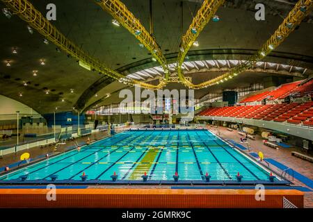 Montreal, Quebec, Kanada, 2007. Juli - das herrliche olympische Hallenbad der Olympischen Sommerspiele 1976, auf dem alle Wasserveranstaltungen stattfinden Stockfoto