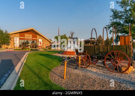 CODY, WY - AUG 2021 : Außenansicht des Buffalo Bill Center of the West Museum. Stockfoto