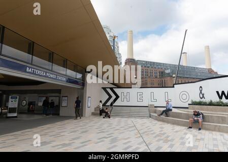 20/09/2021. London, Großbritannien. Die U-Bahn-Station Battersea Power Station wird eröffnet und nimmt heute ihre ersten Passagiere mit - Northern Line Extension (NLE) zwischen Kennington und Battersea über Nine Elms. Foto von Ray Tang. Stockfoto